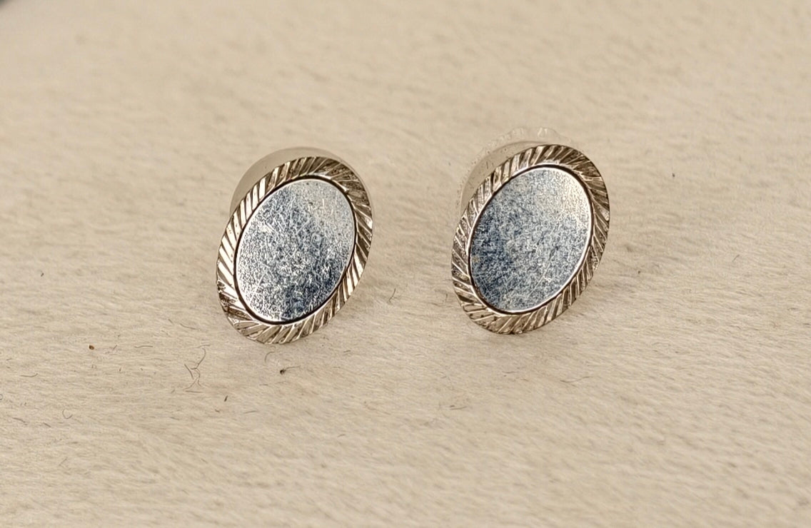 Italian Studs (BK07)