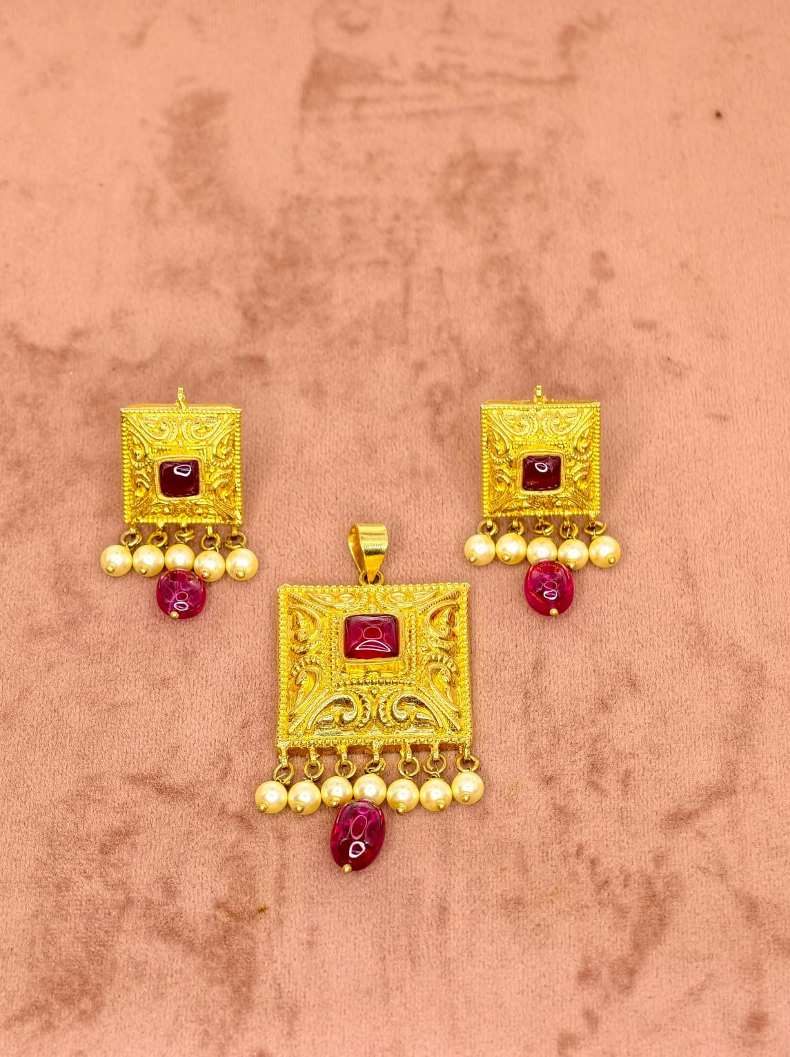 Pendent Set (BA11)