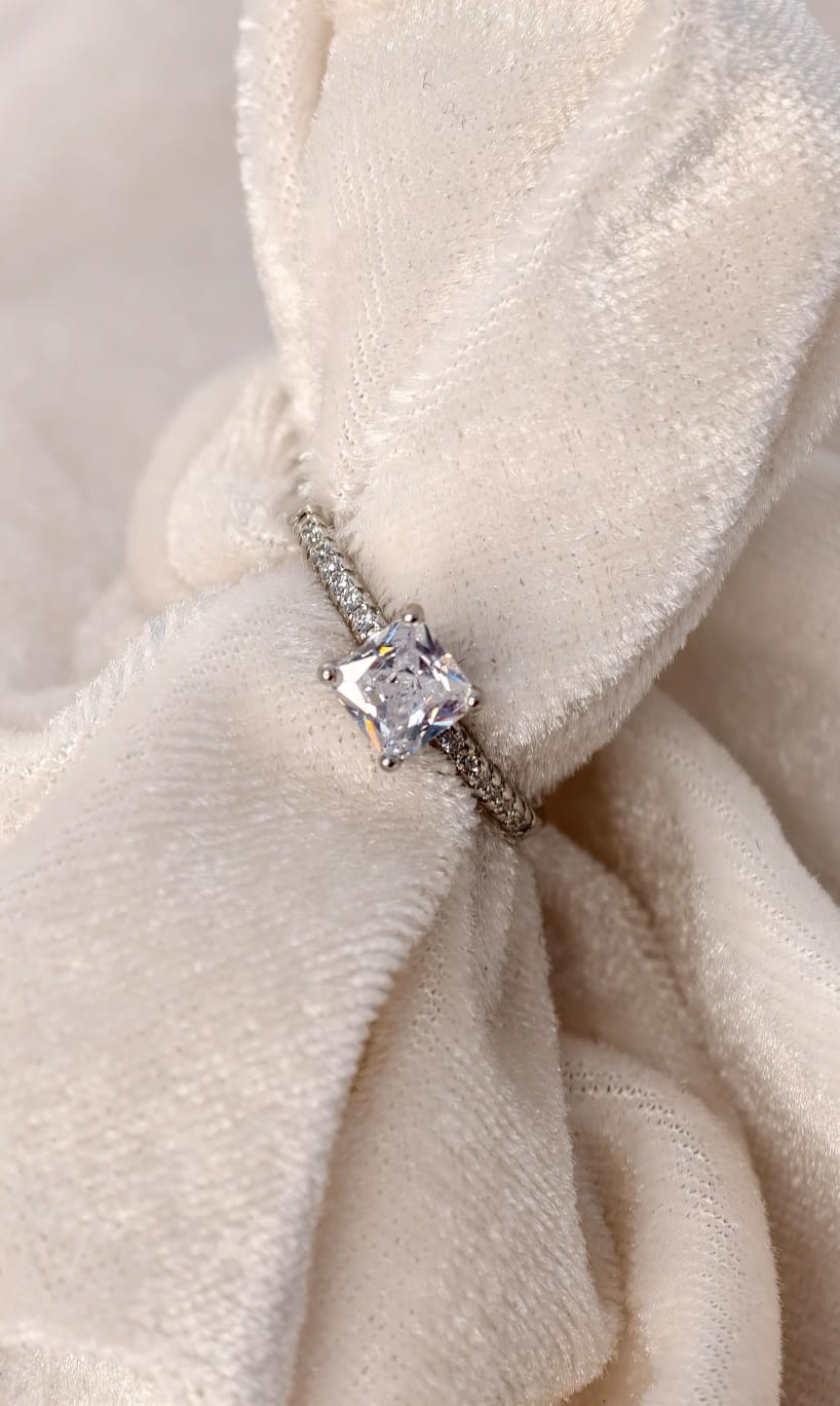 Solitaire Ring (BL125)