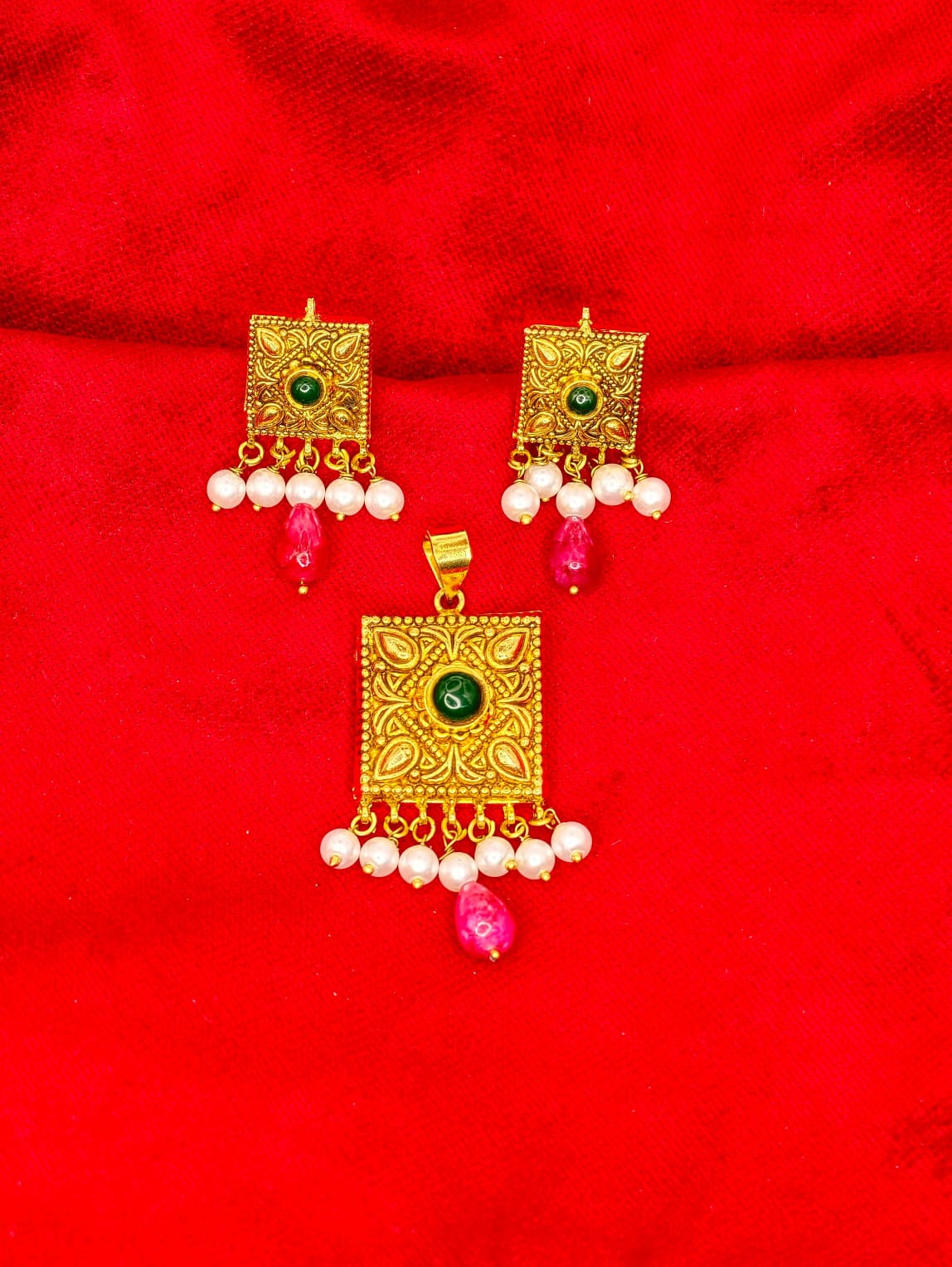 Pendent Set (BA14)